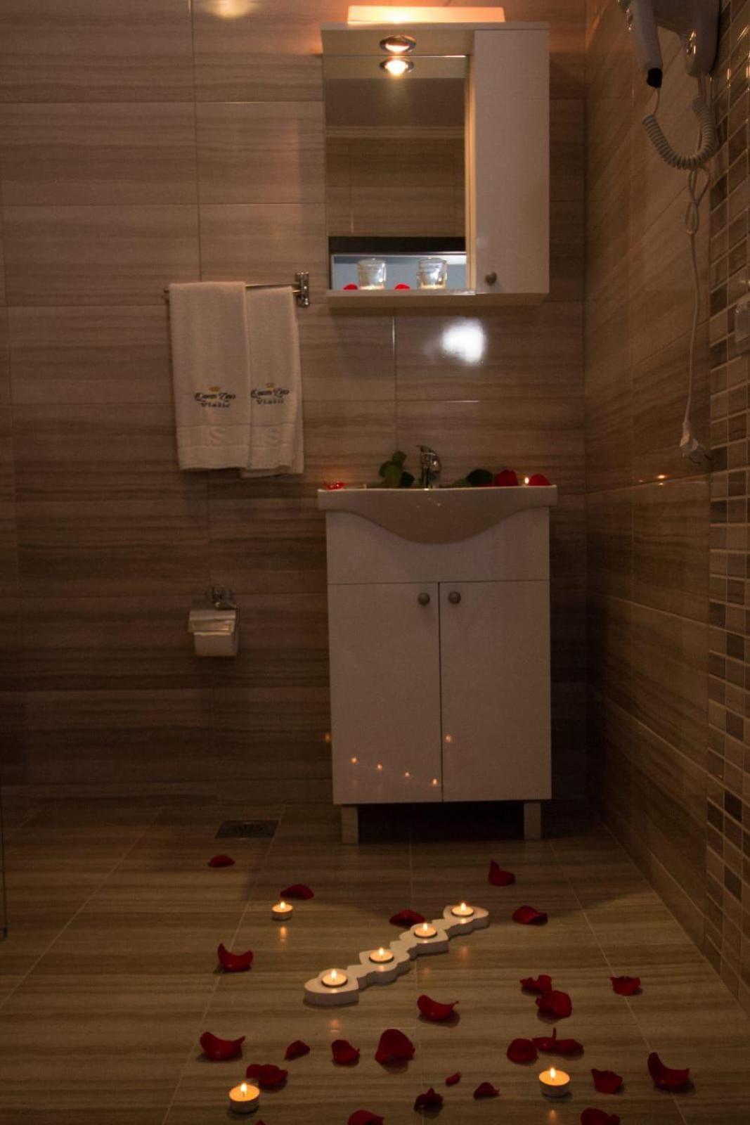 Aparthotel "Queen Zina" Vlasic Bagian luar foto