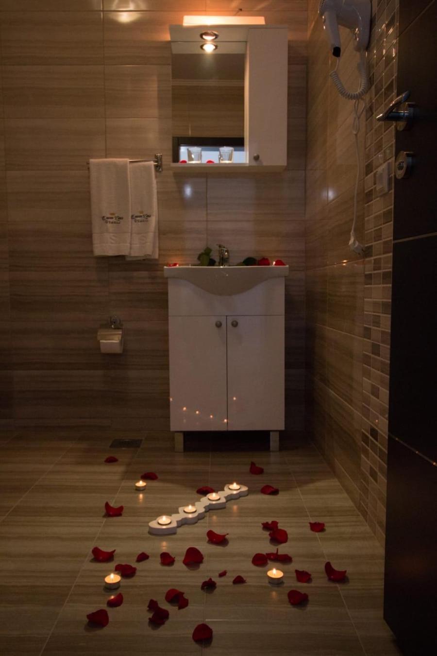 Aparthotel "Queen Zina" Vlasic Bagian luar foto