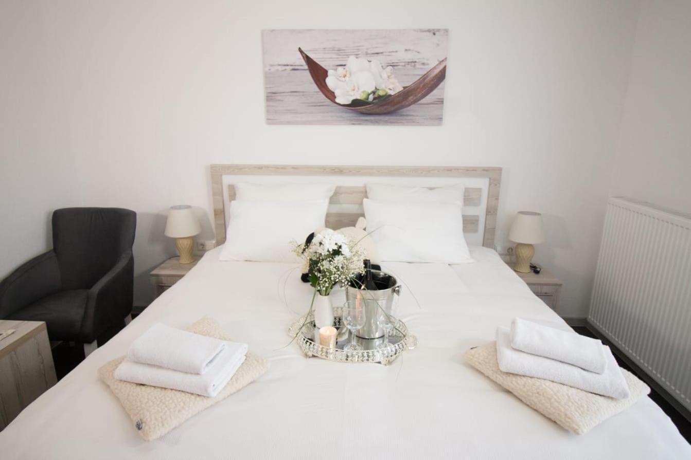 Aparthotel "Queen Zina" Vlasic Bagian luar foto